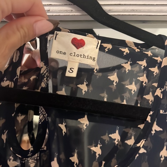 Cold shoulder long sleeve sheer blouse - Picture 3 of 5